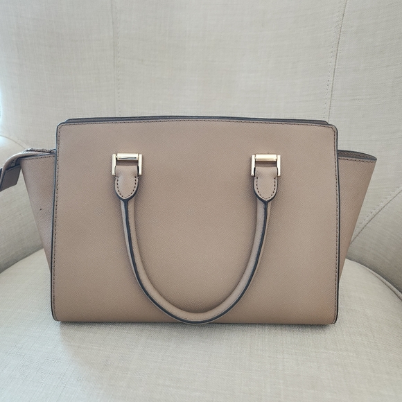 Michael Kors Saffiano Leather Satchel with New Crossbody Straps - Picture 4 of 16